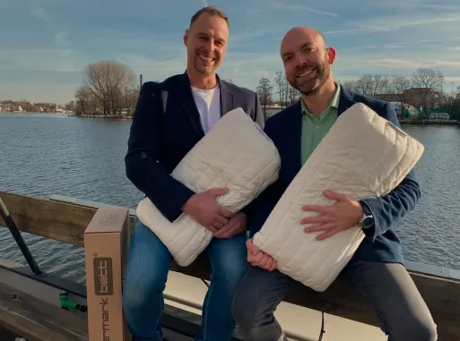 Über Uckermarkbett - Die Gründer mit Kissen Morgenkraft Premium
